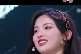 #杨超越 到底经历了什么？心疼超越妹妹#娱乐播报台视频封面