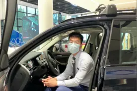 车内如何开启后备箱和关闭后备箱你知道吗？#抖音汽车 #宝马