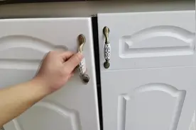 调节橱柜门其实很简单，轻松操作不求人