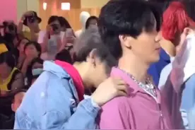 #bounprem #待到重逢时 知道哥哥有心脏病 所以每次看到哥哥这么辛苦就非常心疼 不过还好身边有包包守护视频封面