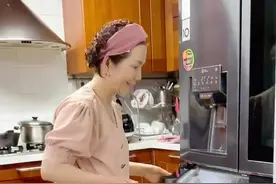 婆婆自己做的猪皮面膜#65岁韩国婆婆 #抖音小助手视频封面