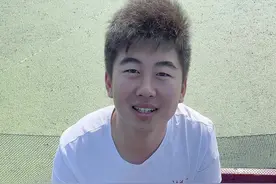 #万能实习生 看遍世界上500个行业，今天是第52个。来看看正宗的阳澄湖大闸蟹是什么样的？ 视频封面