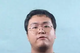 26岁下海创业，32岁走向人生巅峰，#丁磊 的经历有多传奇？#商业思维视频封面