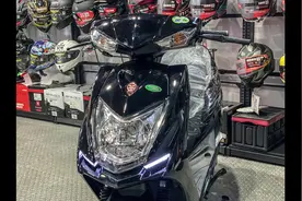 给江苏XD安排#劲战四代目 电喷160c前后碟刹.前置油箱视频封面