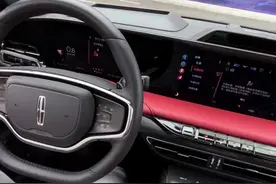 我发现#林肯z 的按键式换挡逻辑很安全，开门自动挂p档！