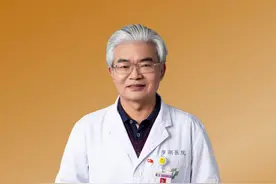 洗澡时发现腋下长这样的小肉球，这是#皮赘，是良性肿瘤！#皮肤 #健康 