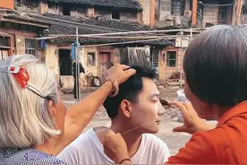 即将消失的修脸技艺“挽面”#传统文化