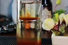 调酒师手中的瀑布冰美式 #五分钟懒人美食挑战 #瀑布冰美式咖啡视频封面