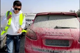 发现好多僵尸车，居然还有跑车！废车场寻宝！#dou是好车 #抖音汽车视频封面