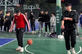 有一说一 这算是迄今为止碰到最强的选手之一了 看我头上的汗就知道了😓#平常心突袭校园视频封面