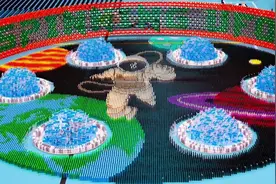 吉尼斯新世界纪录，750000块多米诺骨牌的新征程。#多米诺骨牌视频封面