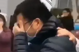 “我爱你，我爱你啊！”最戳心壮行！河南137名医护驰援武汉，一男子痛哭送别亲人，愿天使平安归来！ #最美医护者视频封面