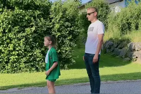 15年的女儿和91年的爸爸合舞一曲，不愧是父女俩，配合得很默契#亲子时光 #旧梦#骗你生女儿 #父女组合视频封面