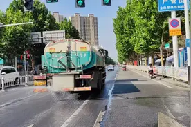 朝阳路洒水 大型洒水车 3321 启迪数字环卫 #启迪环境 #洒水车视频封面