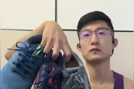 缓震跑鞋对比，hoka bondi8&布鲁克斯甘油20&亚瑟士nimbud24视频封面