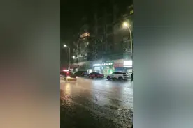 宜宾柏溪又下大雨ζ，二二四又成河了！#我的城市下雨了 #抖音小助手 