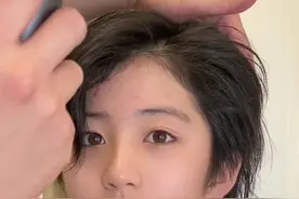 欣赏一下10后的杀马特发型😂#评论区有宝藏视频封面