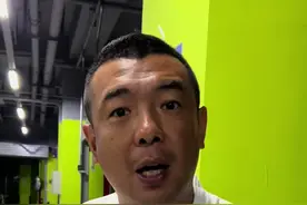 小摩托因伤离队，武磊阿兰归队！#dou来足球季 #国足世预赛 #武磊 #阿兰 @DOU+小助手视频封面