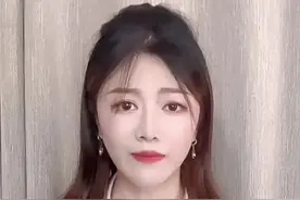 老人强行要求女孩让座，被拒后竟做如此动作！北京警方：不惯着 #警方通报老人地铁内袭扰女子 #声量计划 #印有正能量视频封面