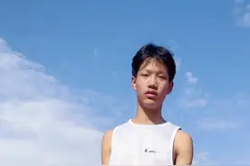 2个学生拿下江西省百县青少年田径运动会14至15岁男子200米决赛金银牌！#袁宇成 #游文睿 鞋 #攀科狂飙2.0视频封面