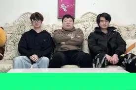 哈哈哈哈 #趣味游戏 #看一遍笑一遍 #综艺搞笑 #答非所问 #小歪很拽