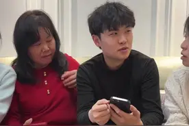 好乖巧懂事暖心的大男孩，有多少寻子家长跟我一样，看到聪聪和我一样睡不着觉的，好期待有一天这样的好事也能撞到我们身上#寻子姚一飞 #彭聪视频封面