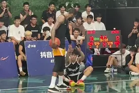 威姆斯百分大战陈泽文 陈泽文拿到60分 上半场很精彩 #威姆斯100比60陈泽文 #陈泽文百分大战威姆斯视频封面