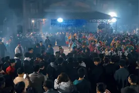 谷饶大坑英歌收尾之战，这帮英歌太是野#谷饶英歌 #赤寮英歌