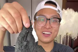 挑战一天只吃黑色食物 太香了 #美食 #迷惑行为大赏 #深夜放毒 #妈呀太香了视频封面