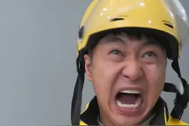 顾客点外卖不接电话，把外卖小哥逼疯了！ #外卖小哥 #实话实说 #真实事件 #社会百态 #外卖小哥不容易视频封面