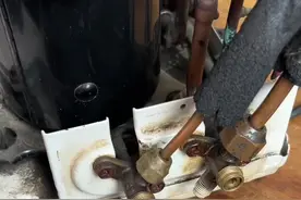 空调加氟口漏氟，如何解决？ #高性能实用工具 #技术分享 #空调维修