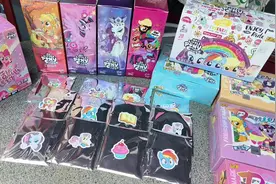 5块钱的小马宝莉盲袋开出黑背和新年卡片! #小马宝莉视频封面