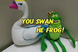 中式英语“you swan, he frog”突然海外走红～ 什么梗？