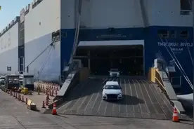 天津港提车有啥好的？#提车仪式 #赛博皮卡 #皮卡车 #上牌视频封面