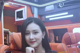 杨桃带你看30多万就能搞定的豪华商旅房车，带有舒适航空座椅，开出去倍儿有面子！#房车 #每天推荐好车 #厉害了我的车 #带你懂车 #mpv