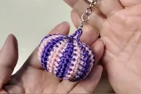 彩色小球挂件，钩织方法笔记简单，新手姐妹容易完成#手工diy #爱生活爱编织 #手工 #教程 #学会快去试试吧🔥