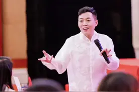 服务流程 过度销售只会让客户离我们越来越远； 深度服务才会让客户离我们越来越近。#商业思维 #干货分享 #美业老板 #营销思维 #财富视频封面