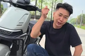 老婆闹着要换车，你们看这辆怎么样#爱玛绝影 #爱玛电动车 #一骑绝尘追风逐影视频封面