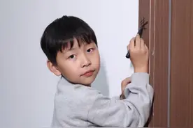 小孩哥发现家门口有踩点标记怎么办❓#家长必读 #防范意识 #有趣的知识又增长了 #育儿经验分享 #儿童安全视频封面