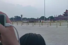 生在红旗下，长在春风里，目光所至皆为华夏，五星闪耀皆为信仰。视频封面