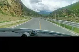 原来到了西藏才知道，印度的恒河上游就是我们雅鲁藏布江，源头在视频封面