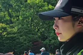 骑车带人还忘头盔？兔子警官可不答应哦～#李语蔚 #兔子警官 #杭州交警李语蔚 #杭州交警 #杭州女交警 @DOU+小助手视频封面