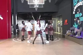 绝了！ 没想到2025年能在SM TOWN看到f(x)初智齿！！！视频封面