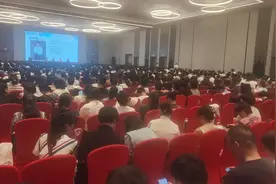 中国人寿千人场招聘会，面试区人山人海，国家副部级央企单位视频封面