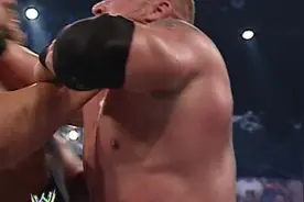 #wwe #摔角 #抖音体育 布洛克莱斯纳成功介入到独腿少年的剧情视频封面