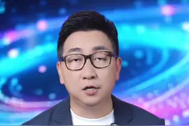 太22世纪了吧！首届都有了，未来还远吗？ #人形机器人 #首个人形机器人半马冠军诞生 #正能量视频封面