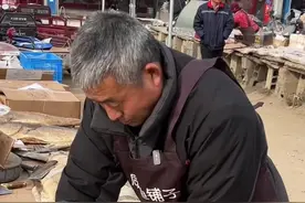 山东大集特色美食，油炸咸金枪鱼鱼肚 #抖音暖冬美食季  #赶大集 #寻味大集的人间烟火 #人间烟火 #油炸咸金枪鱼