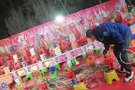 好多家人们催更的盲人套圈来啦～ 来看看我套中了吗？#春节 #暖心 #过年烟火 #视障