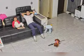 男人努力赚钱的意义#监控下的一幕 #传递正能量