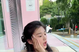 转转回收笔记本靠谱吗⁉️ 回收笔记本真的太费劲了！ 不是要拆我机，就是要压我价😢 还有一些直接不收的😰 整得我脑瓜子嗡嗡疼🤯 再一个，笔记本 他要动点啥手脚💻 一时半会，我也发现不了🙂‍↔️ 刚好最近有家人问我🧐 转转回收笔记本是个什么流程❓ 今天咱就来体验体验～ 回收师上门速度很快🧑🏻‍🔧 质检过程很专业‼️ 小哥还告诉我 拆机清灰、加品牌内存不会扣钱❌ 因为外观有点小磕碰🔍 联想拯救者Y7000p 2022 最终回收价格是2830⚠️ 钱立刻就打过来了💰 一点也不墨迹 我觉得转转上门回收♻️ 就是方便又省心🥳 而且不仅仅是手机、平板、笔记本 还有相机、台球杆啥的都能收😍 大家看看家里有没有闲置🥰 反正上门是免费的🆓 #回收 #闲置 #电脑 #游戏本 #转转